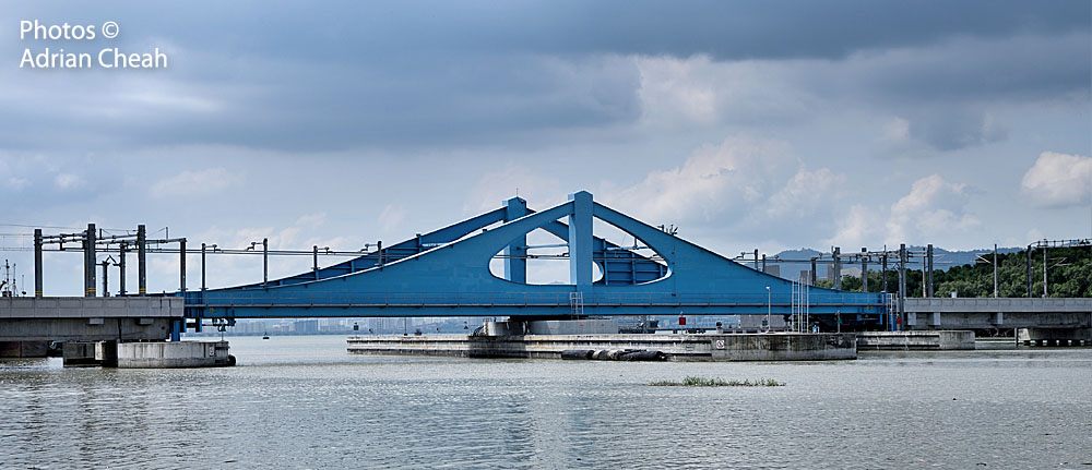 KTM Swing Bridge © Adrian Cheah